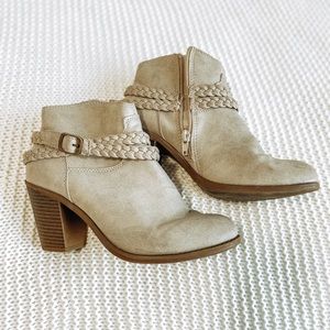 Francesca’s Suede booties